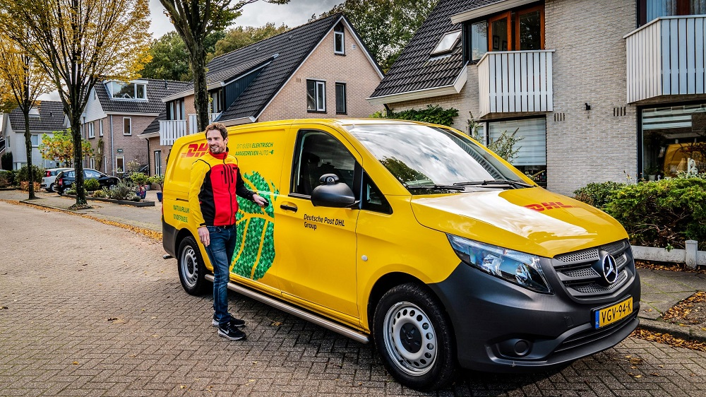 DHL mag niet op stoep parkeren, ook al mag PostNL dat wél