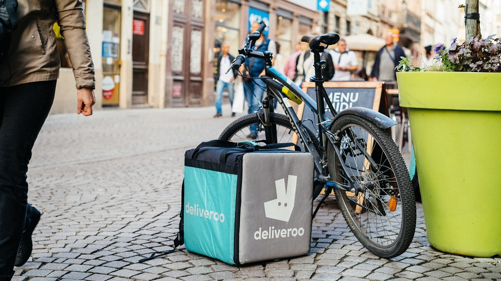 Lichte groei voor Deliveroo, aanzienlijke verbetering winstgevendheid