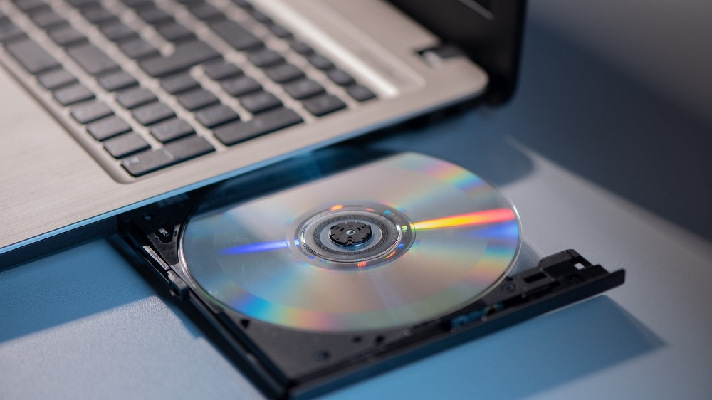 Megekko neemt cd-rom-land over