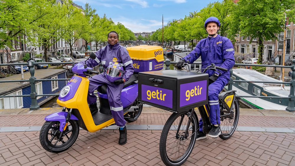 Flitsbezorgers vliegen uit de bocht, schrappen massaal banen