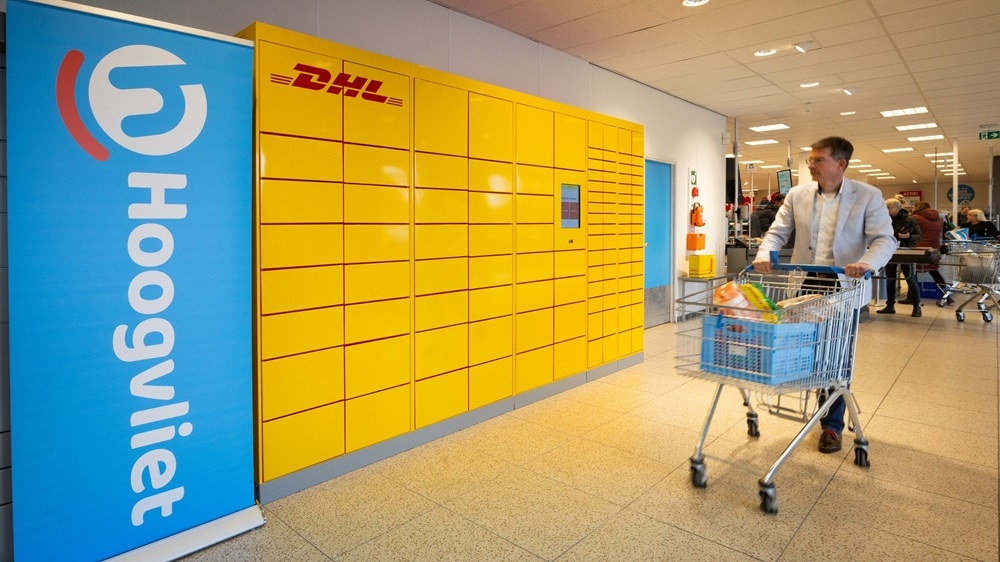 Hoogvliet plaatst DHL-pakketautomaten bij vijftig supermarkten