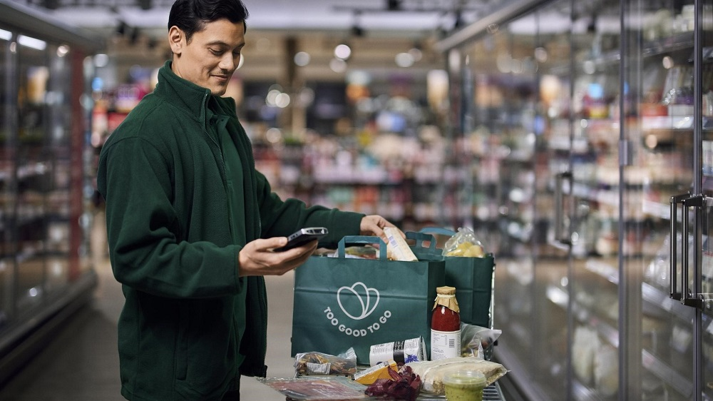 Too Good To Go start platform zodat supermarkten beter voedselverspilling kunnen voorkomen