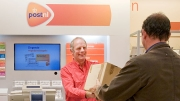 Webwinkels kunnen nu ’s avonds pakjes afgeven bij PostNL