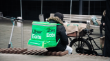 Arbeidsinspectie wil Uber Eats-bezorgers in Amsterdam stilleggen