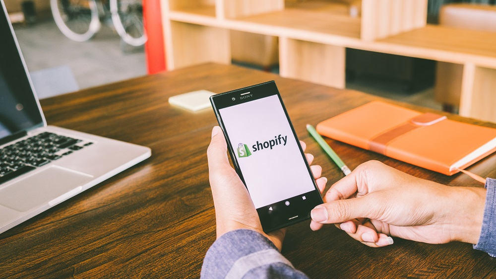 Shopify wil startende verkopers helpen met kleine leningen