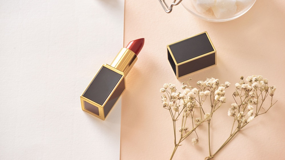 Een derde omzet Douglas uit online